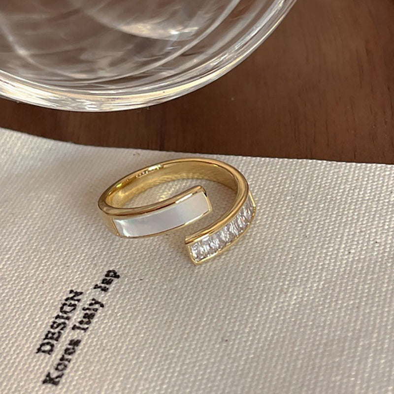 Parallel Grace Ring